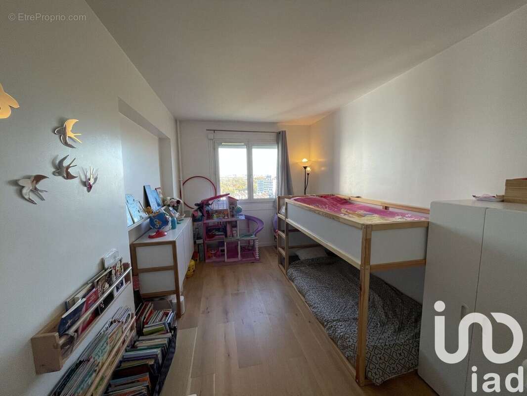 Photo 3 - Appartement à GENNEVILLIERS