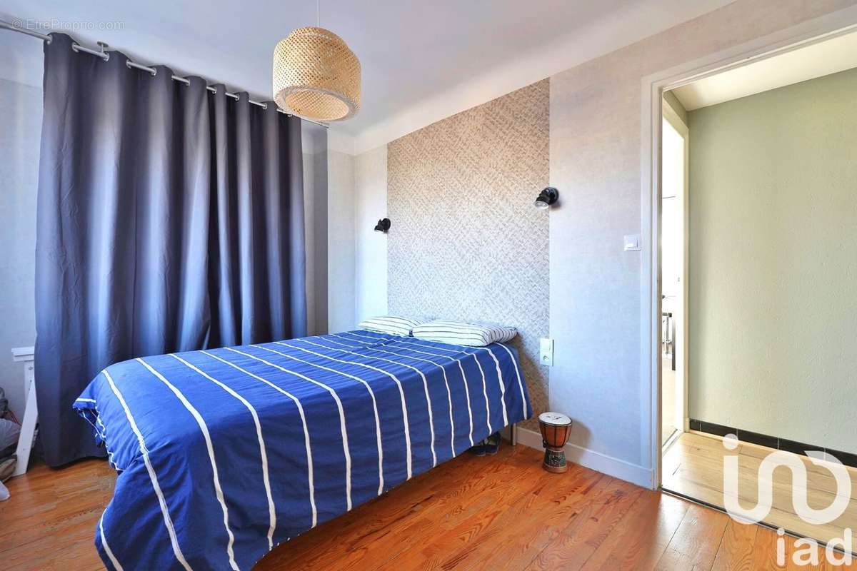 Photo 4 - Appartement à CHAZELLES-SUR-LYON