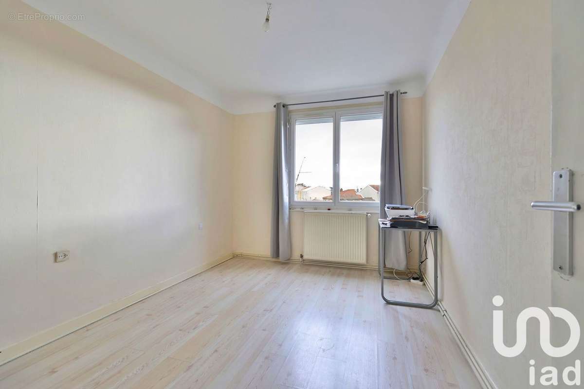 Photo 6 - Appartement à CHAZELLES-SUR-LYON