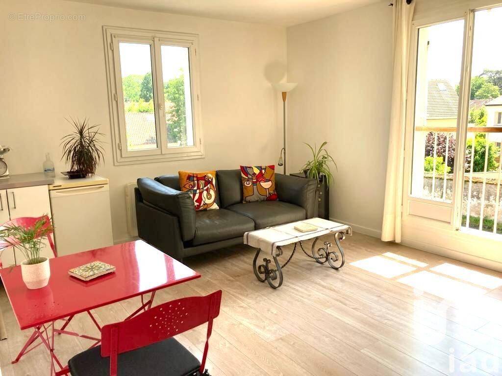 Photo 1 - Appartement à SAINTE-GENEVIEVE-DES-BOIS