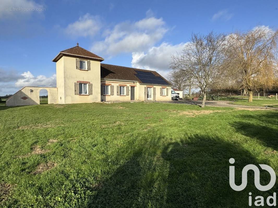 Photo 1 - Maison à VILLENEUVE-SUR-ALLIER