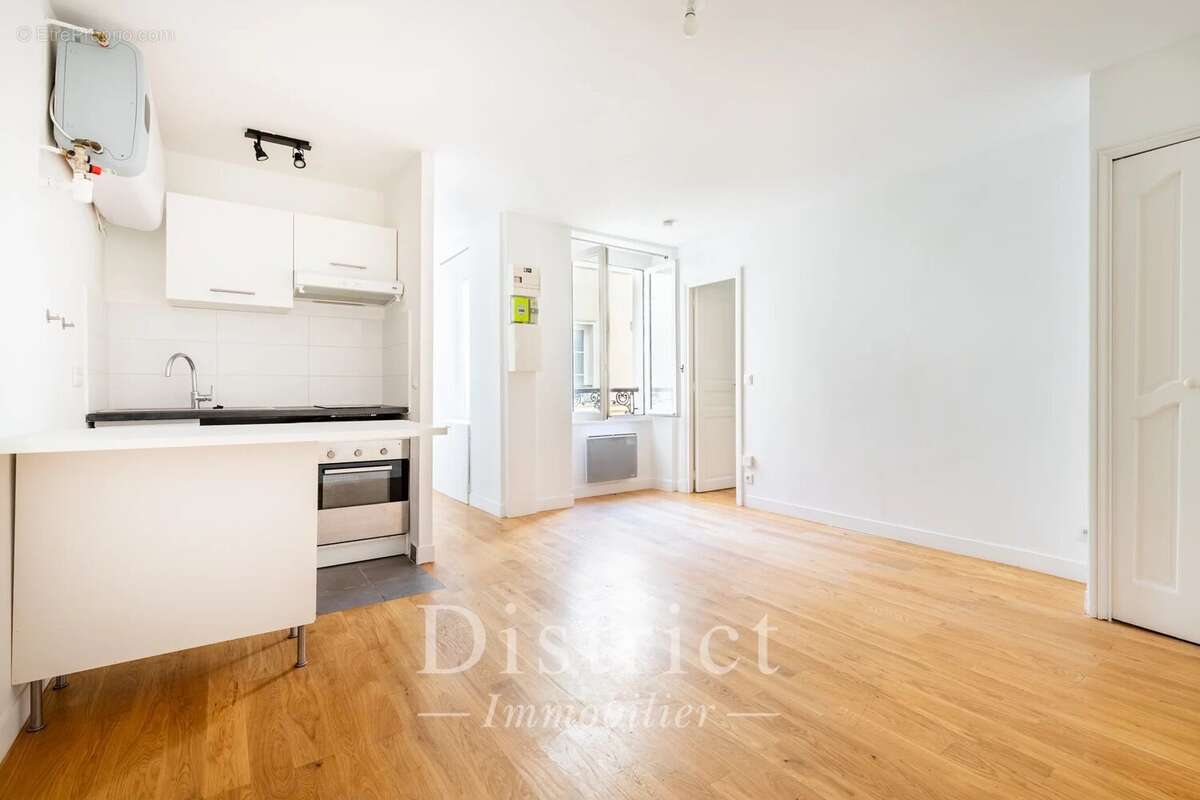 Appartement à PARIS-8E