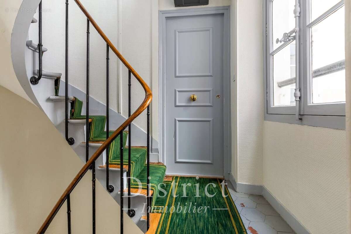 Appartement à PARIS-8E