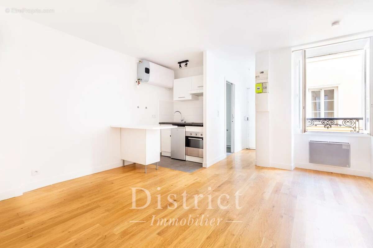 Appartement à PARIS-8E