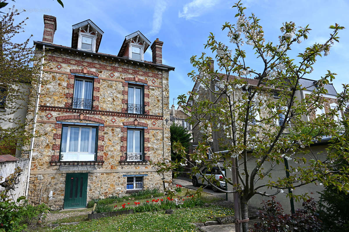 Maison à TRIEL-SUR-SEINE