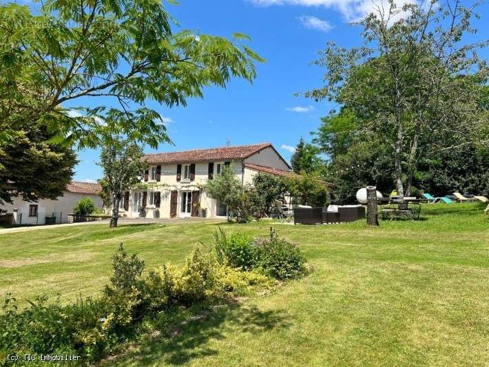 Maison à NANTEUIL-EN-VALLEE