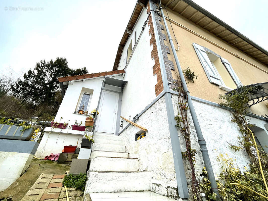 Maison à SAINT-ELOY-LES-MINES