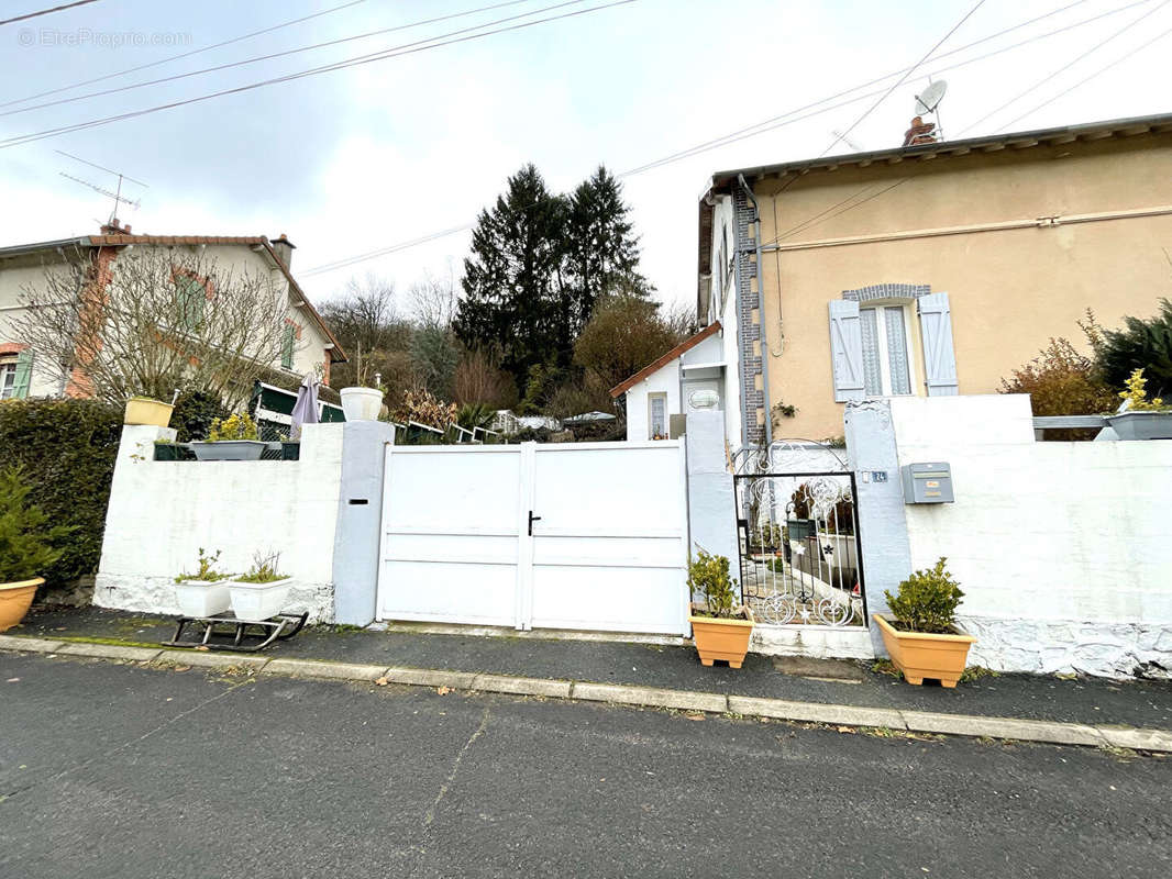 Maison à SAINT-ELOY-LES-MINES