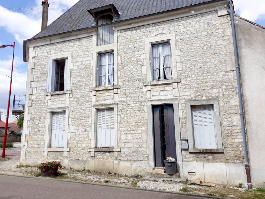 Appartement à SAINT-BRIS-LE-VINEUX