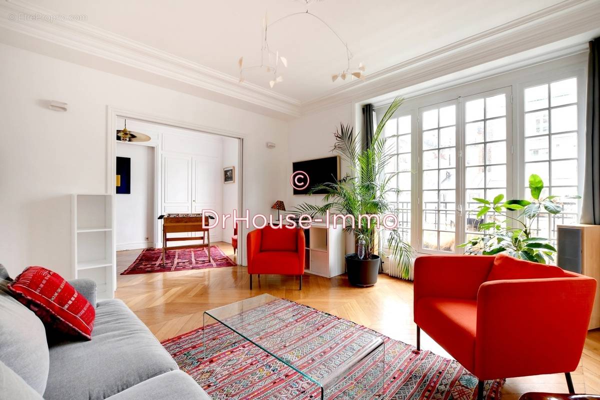 Appartement à PARIS-10E