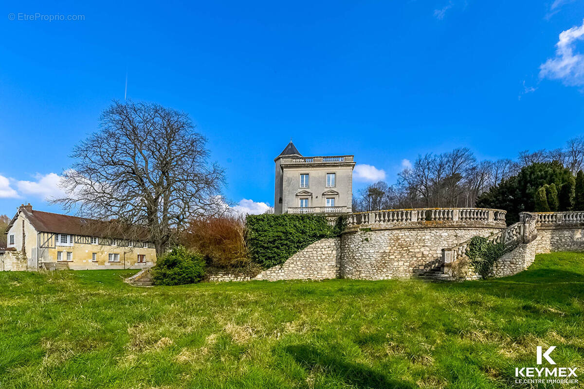 Appartement à VALLANGOUJARD