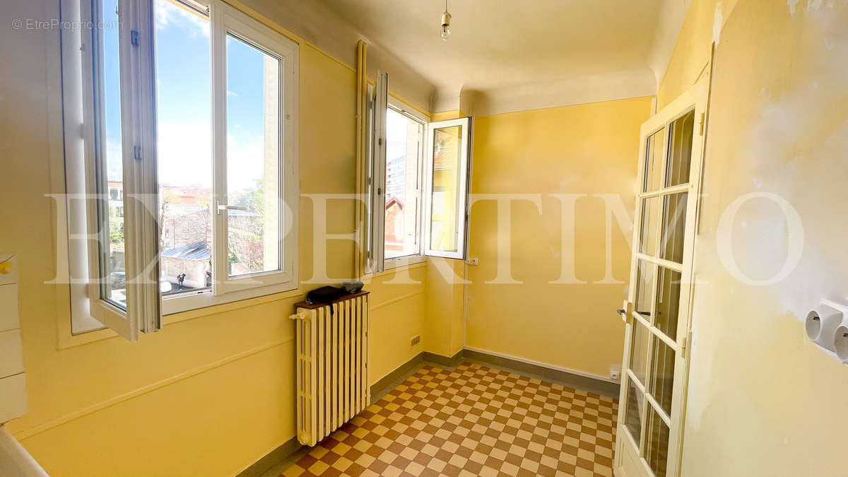 Appartement à NANTERRE