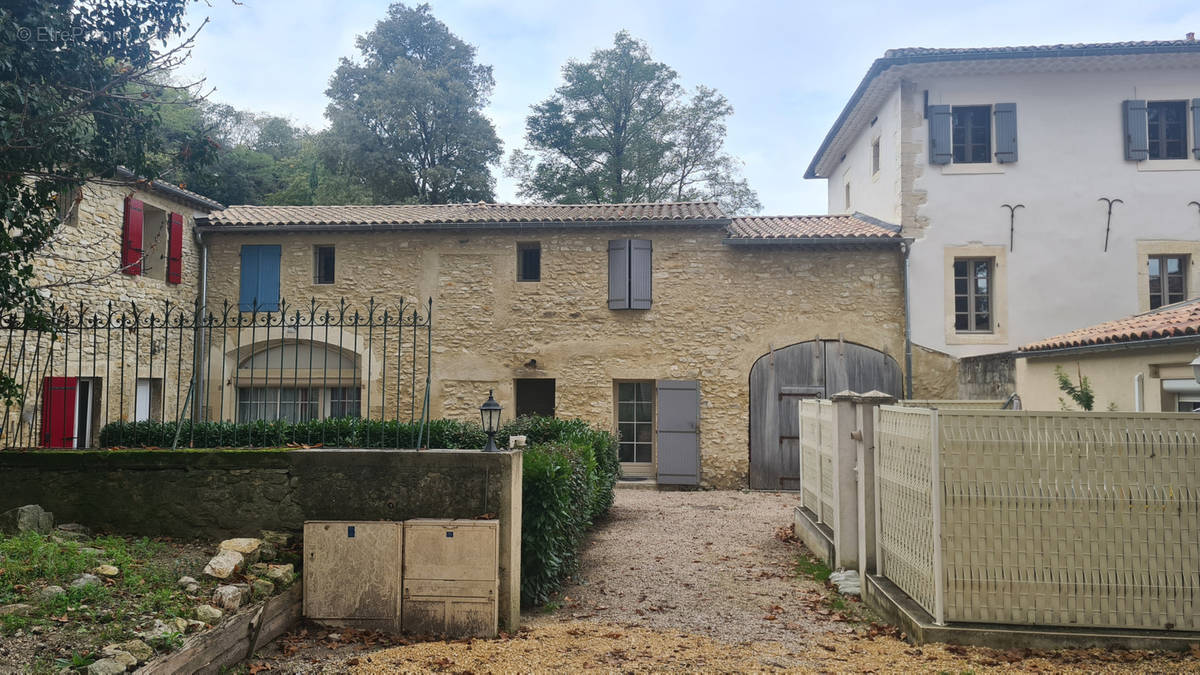 Maison à BOLLENE