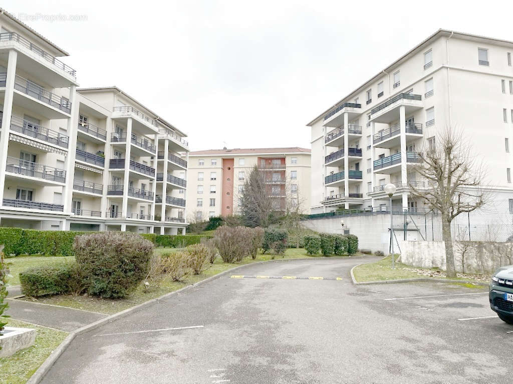 Appartement à BOURGOIN-JALLIEU