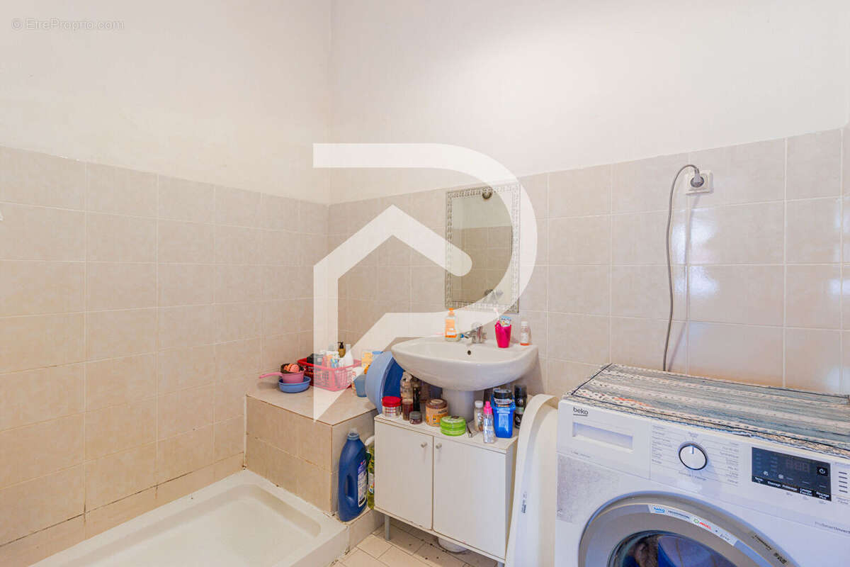 Appartement à MARSEILLE-3E