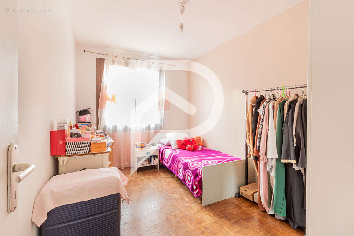 Appartement à MARSEILLE-3E