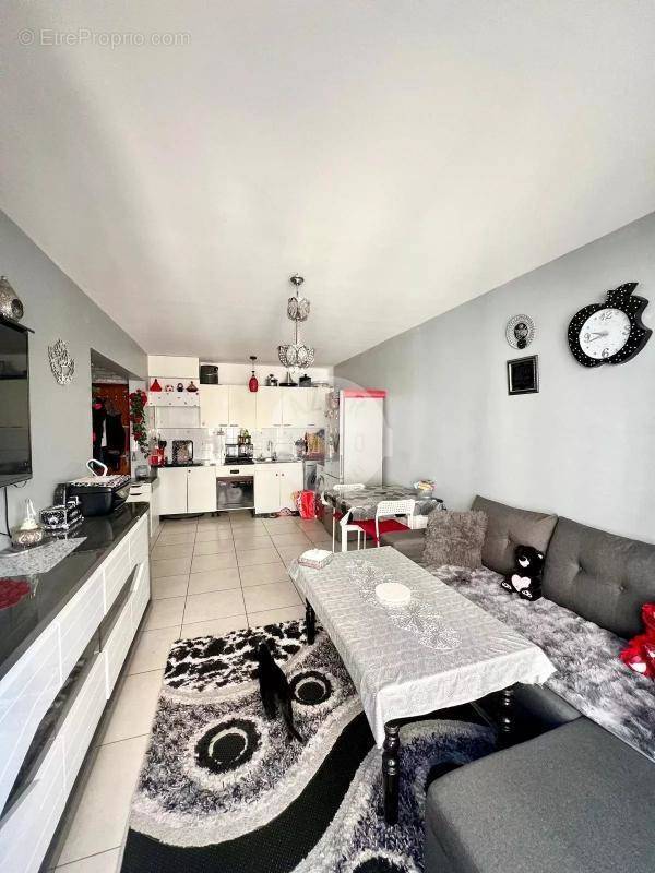 Appartement à MARSEILLE-5E