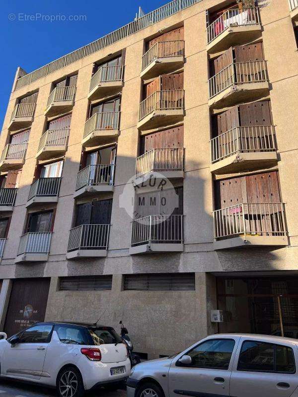 Appartement à MARSEILLE-5E