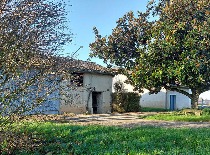 Maison à NEGREPELISSE