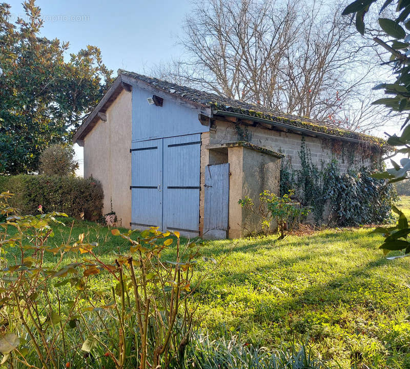 Maison à NEGREPELISSE