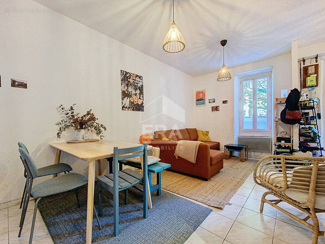 Appartement à MARSEILLE-7E