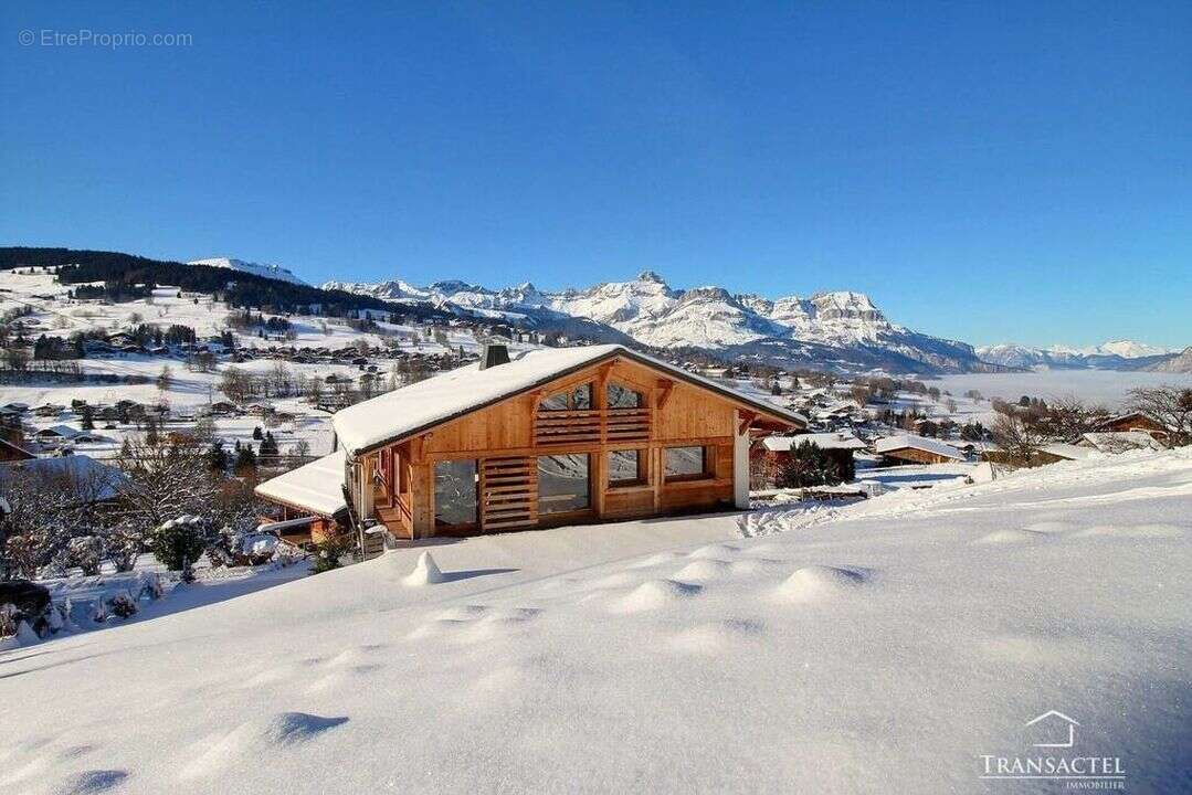 Maison à DEMI-QUARTIER