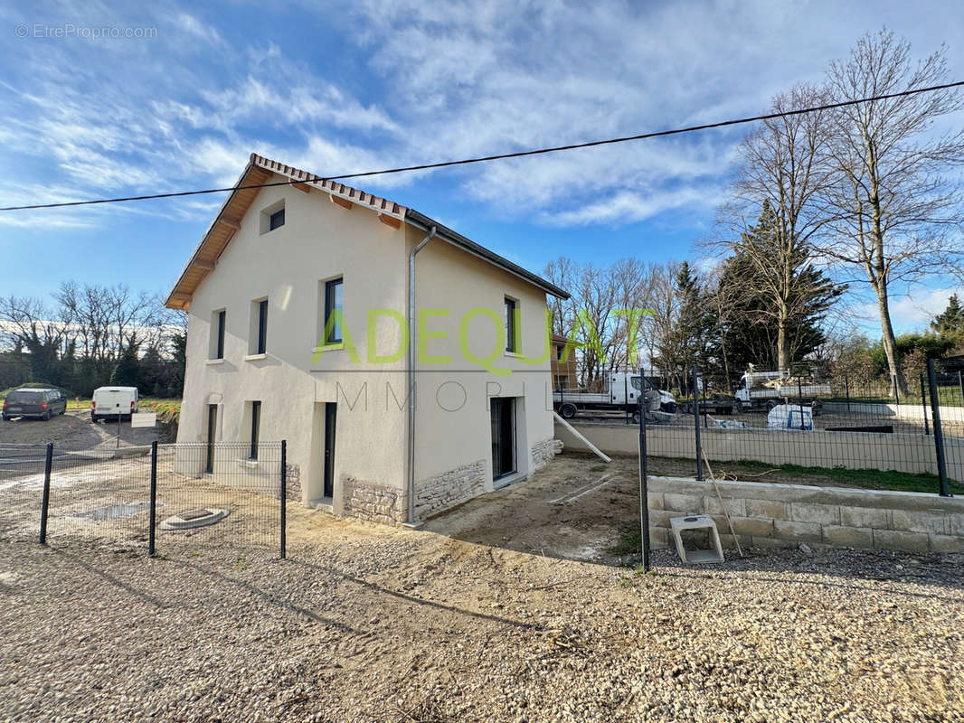 Maison à BOURGOIN-JALLIEU