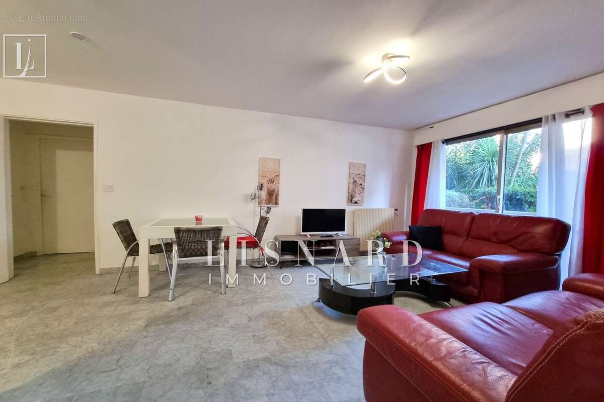 Appartement à VALLAURIS