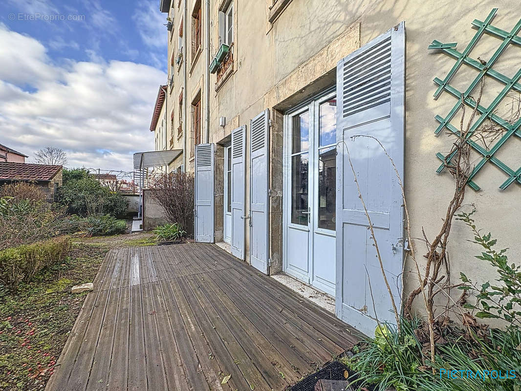 Terrasse - Appartement à TASSIN-LA-DEMI-LUNE