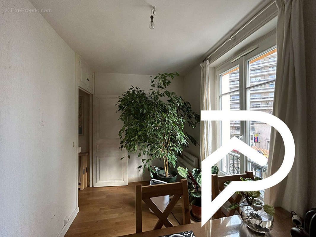 Appartement à PARIS-12E