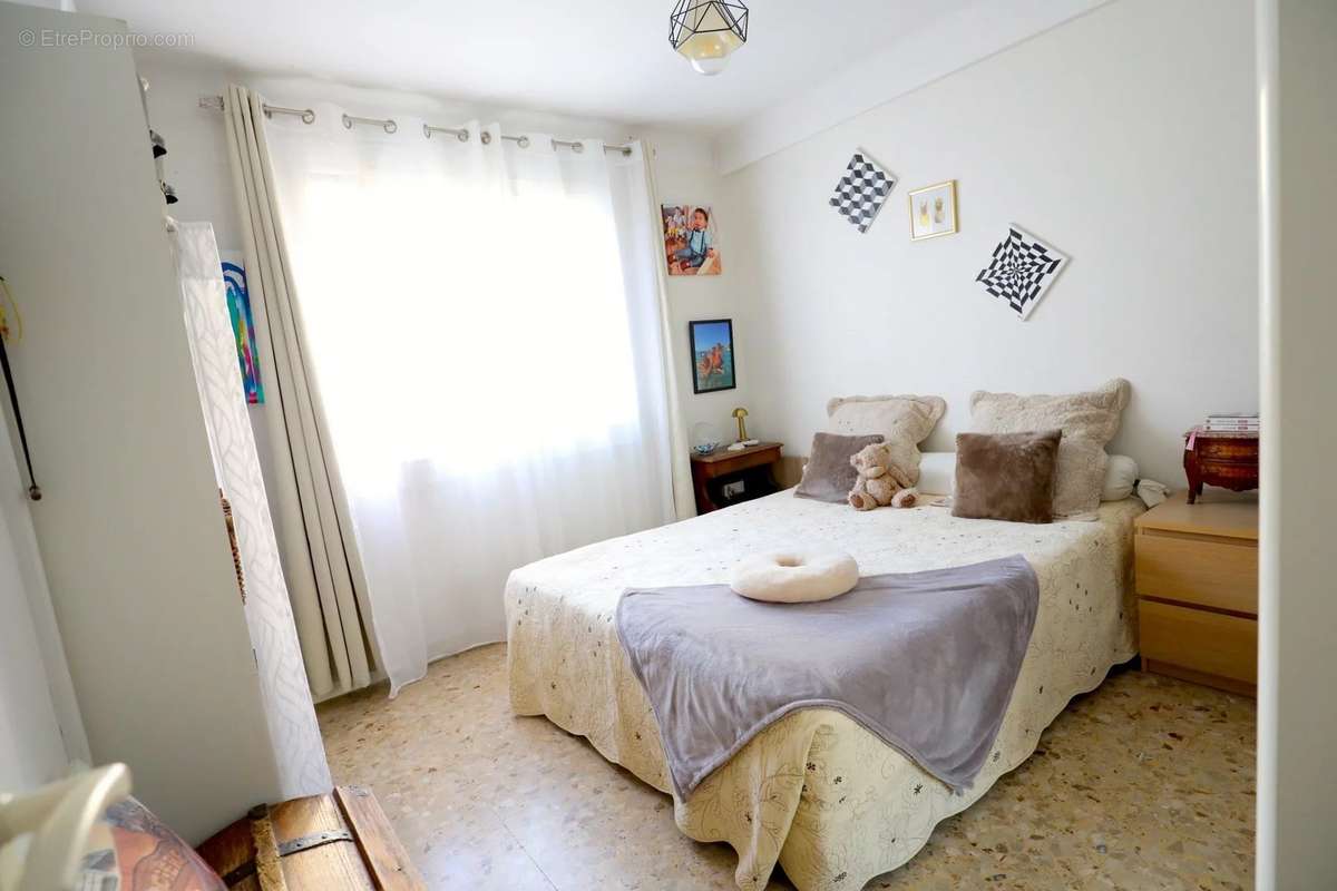 Appartement à MARSEILLE-5E