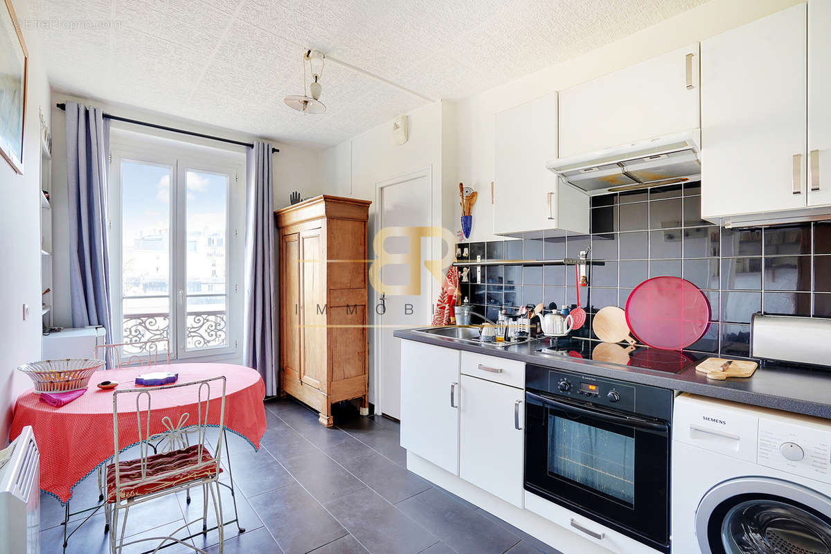 Appartement à PARIS-11E