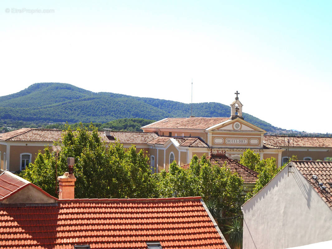 Appartement à HYERES