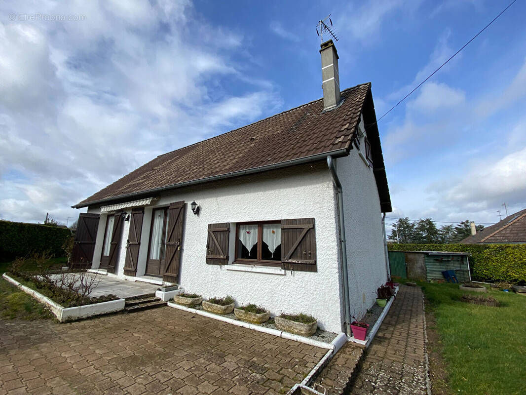 Maison à DAMVILLE