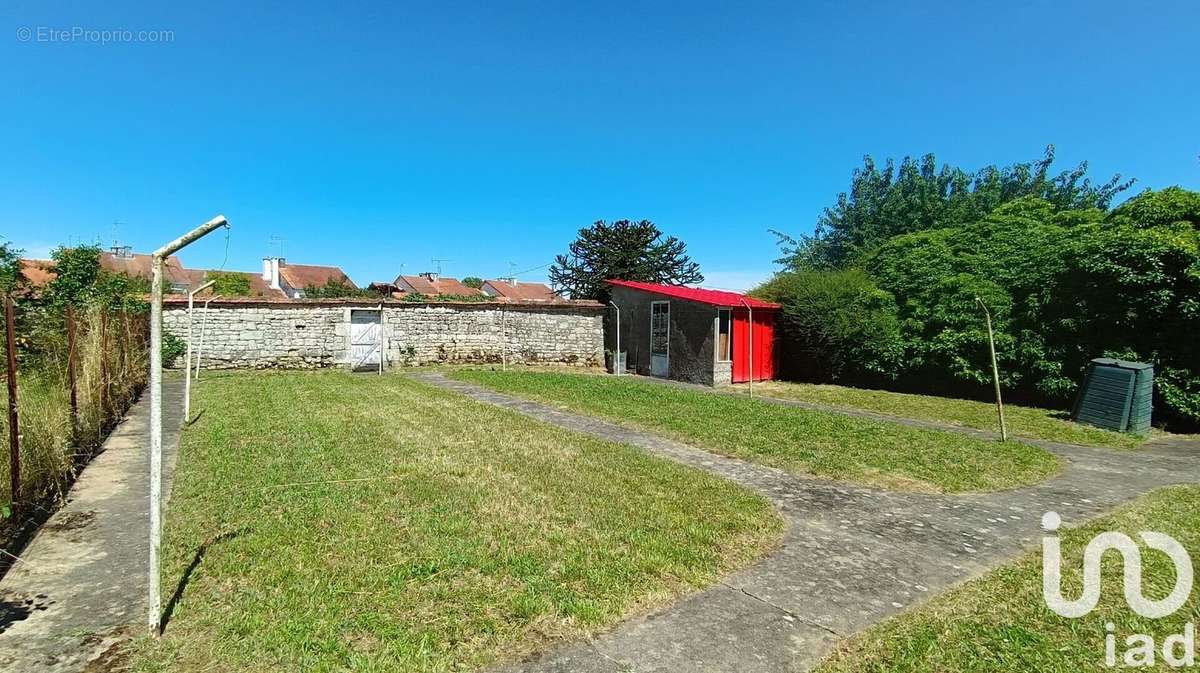 Photo 2 - Maison à FONTENAY-LE-COMTE