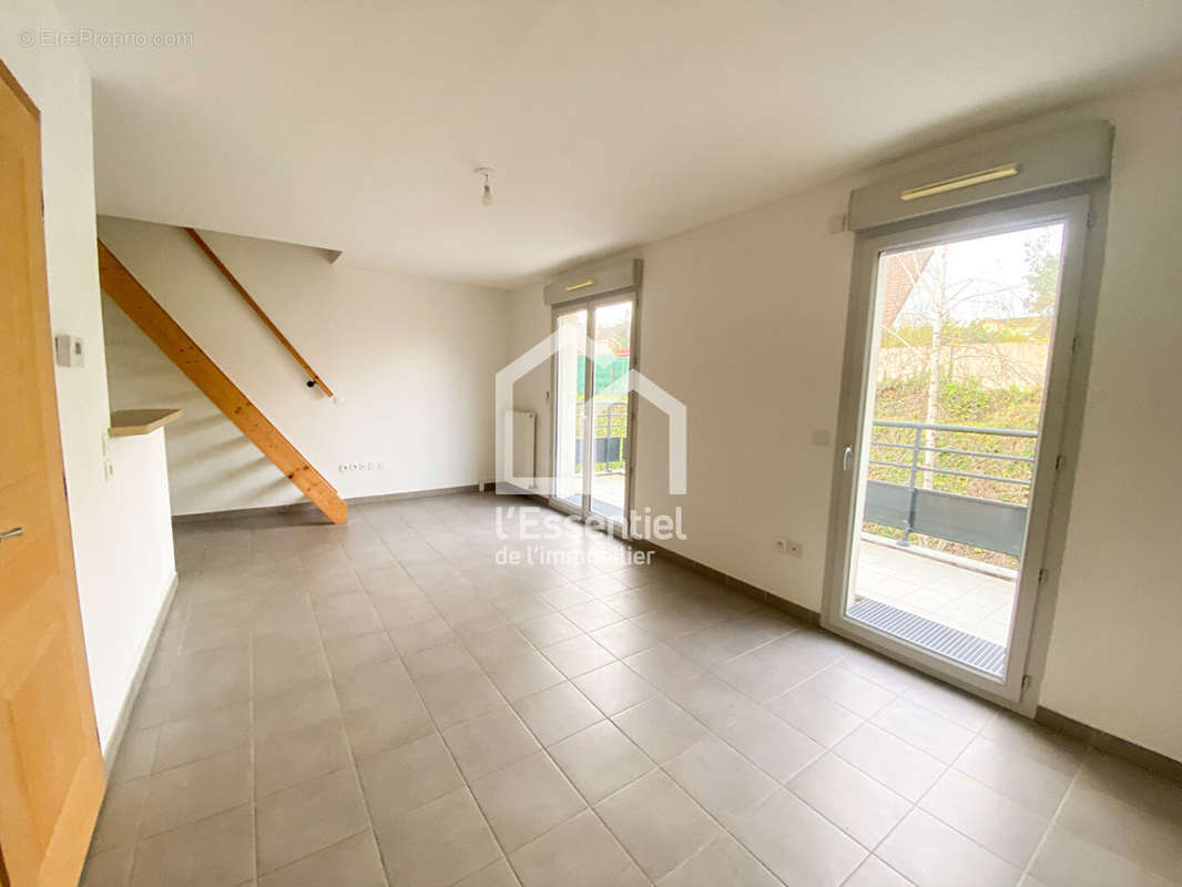 Appartement à VERNEUIL-SUR-SEINE