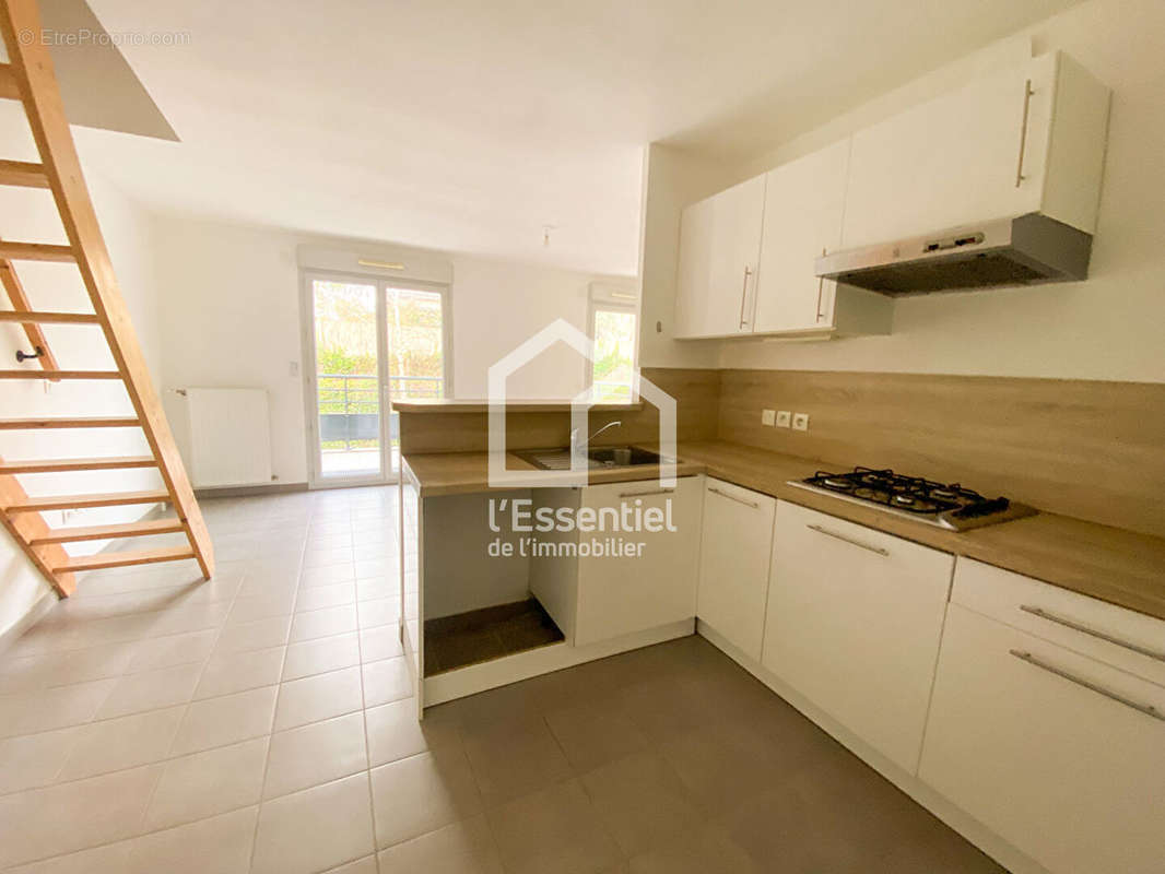 Appartement à VERNEUIL-SUR-SEINE