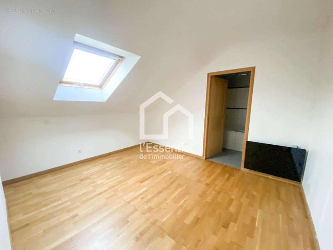 Appartement à VERNEUIL-SUR-SEINE