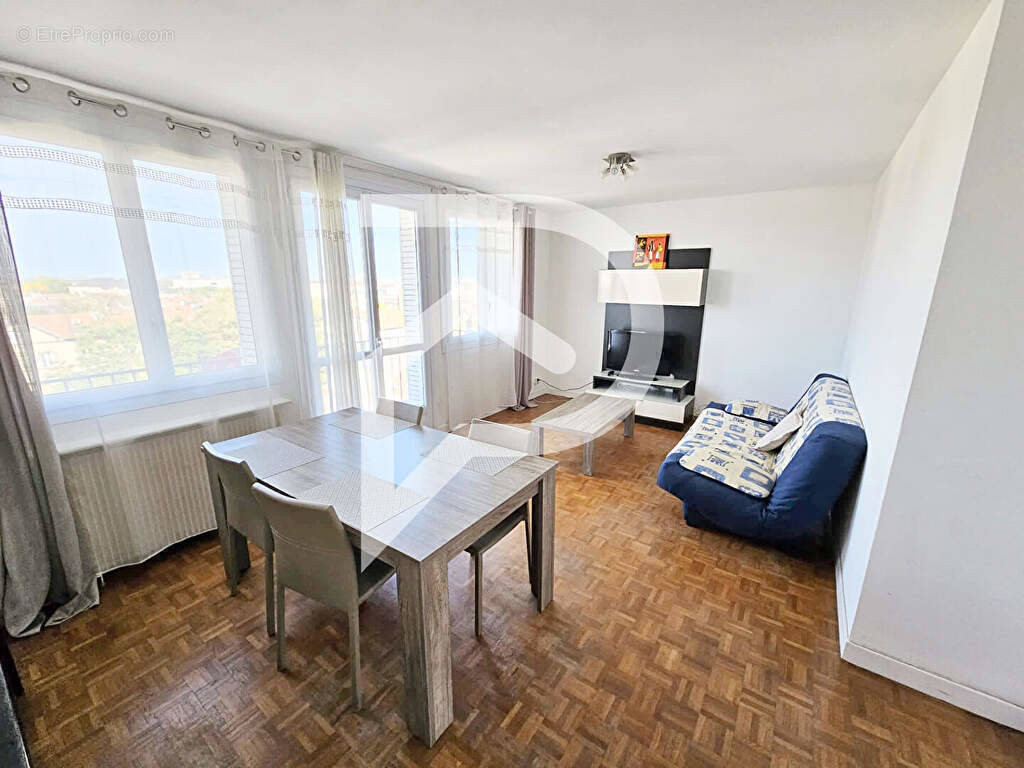 Appartement à SAINTE-SAVINE