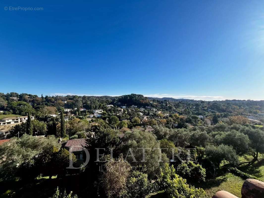 Maison à MOUGINS