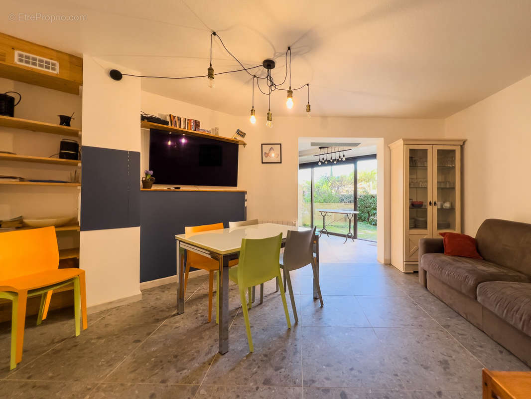 Appartement à LA LONDE-LES-MAURES