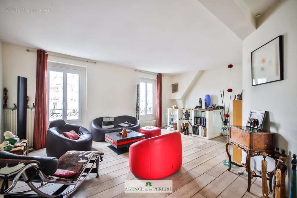 Appartement à PARIS-17E