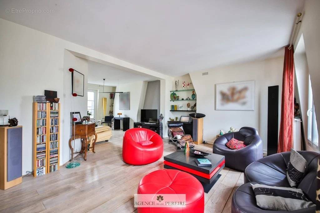 Appartement à PARIS-17E