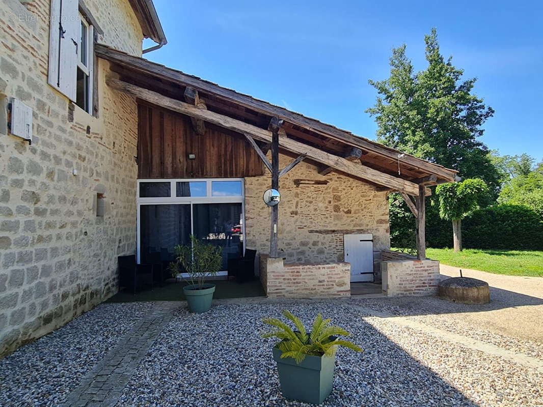 Maison à SAINT-SYLVESTRE-SUR-LOT