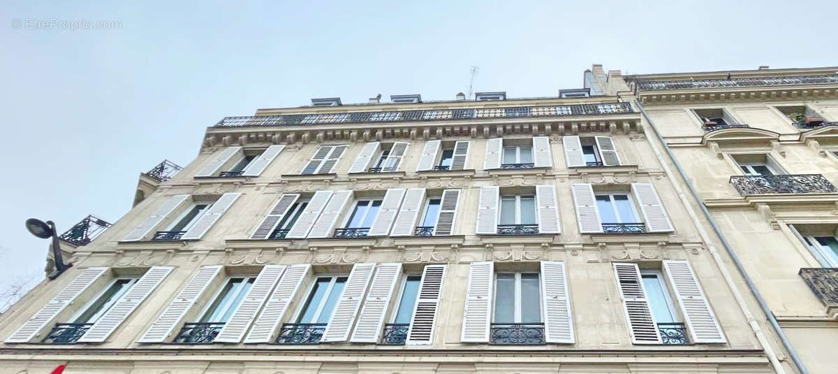 Appartement à PARIS-17E