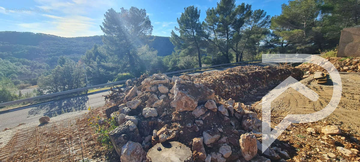 Terrain à SALERNES