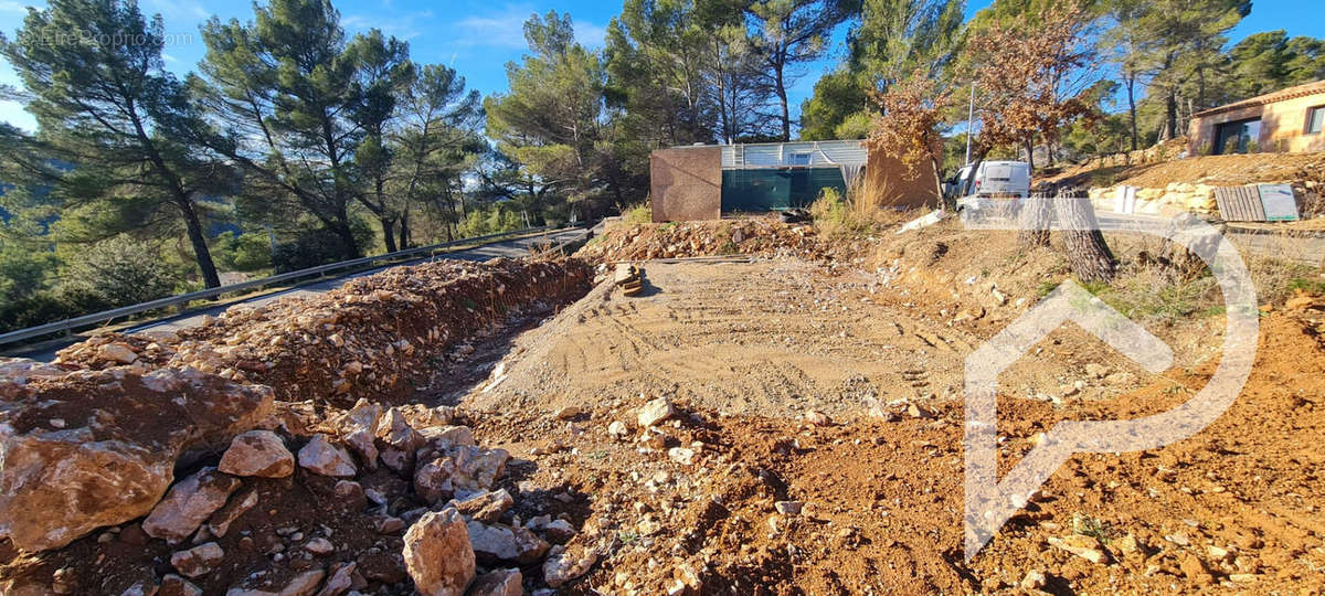 Terrain à SALERNES