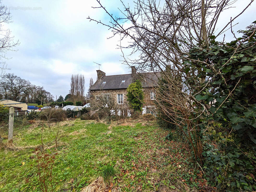 Maison à DOL-DE-BRETAGNE