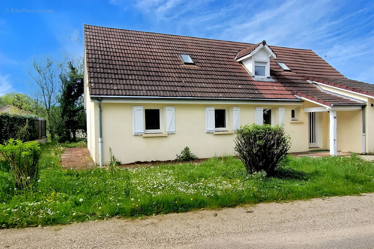 Maison à MONT-SOUS-VAUDREY