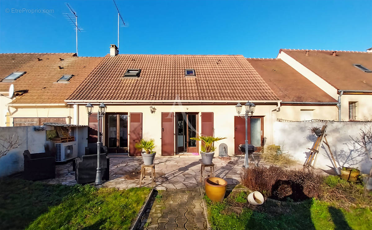 Maison à VAUX-SUR-SEINE